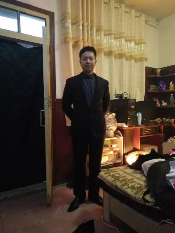 亮亮的第一张照片--长乐相亲服务中心