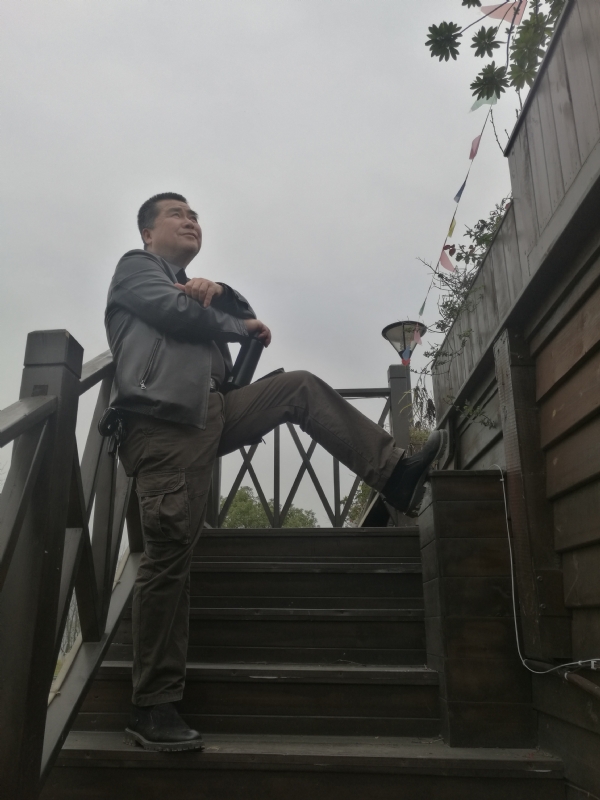 孤单背影的第一张照片--长乐相亲服务中心