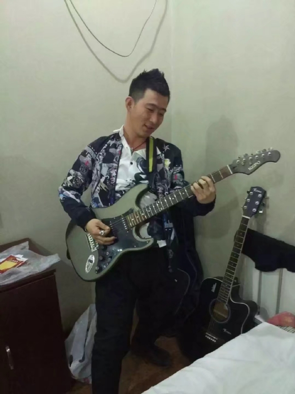 小吉他的第一张照片--长乐相亲服务中心