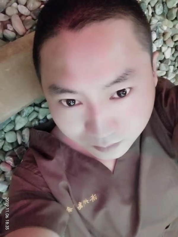 红枫叶的第一张照片--长乐相亲服务中心