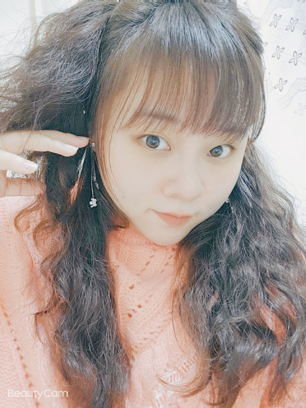 艾薇儿的第一张照片--长乐相亲服务中心