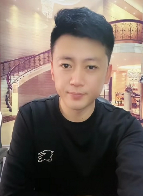 屋顶拾荒人的第三张照片--长乐相亲服务中心