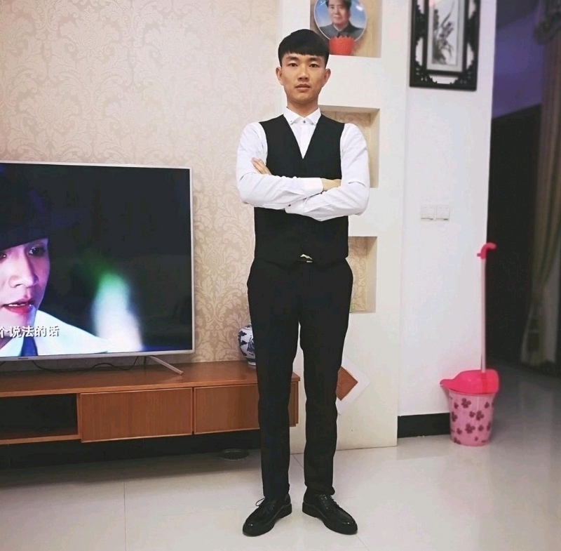 龙飞的第一张照片--长乐相亲服务中心