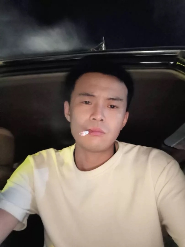 爱睡觉的土拨鼠的第一张照片--长乐相亲服务中心