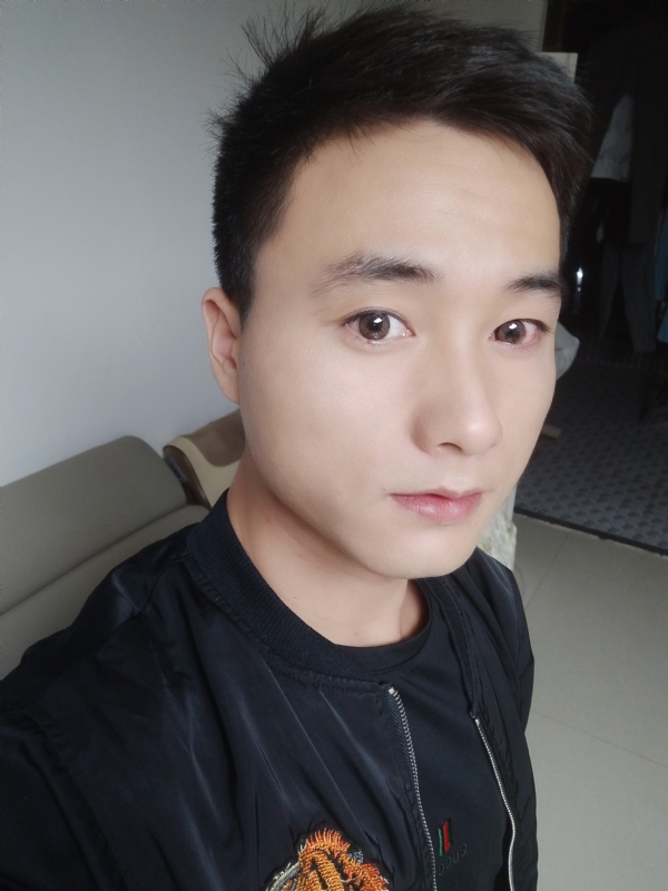 何凡的第三张照片--长乐相亲服务中心