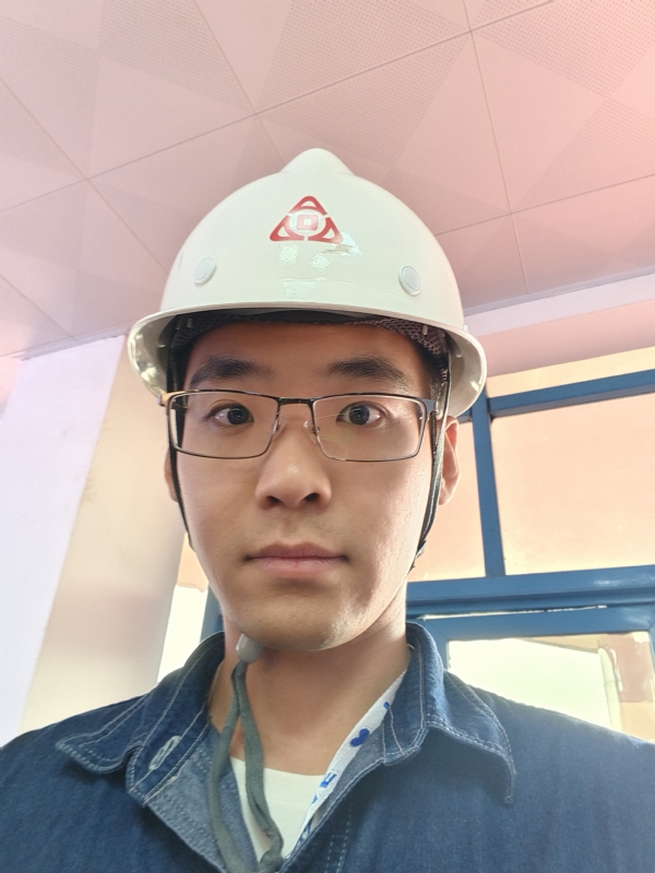 何鹏宇的第二张照片--长乐相亲服务中心