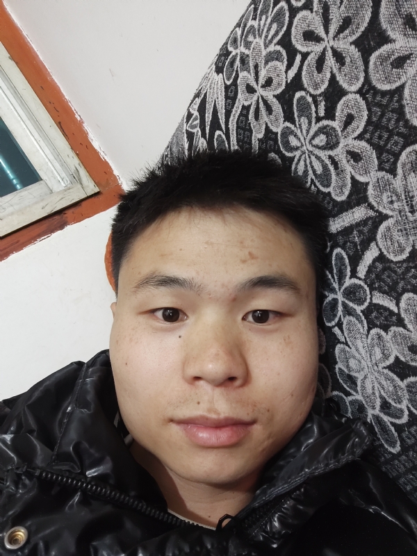 麒麟区幼儿园扛把子的第三张照片--长乐相亲服务中心