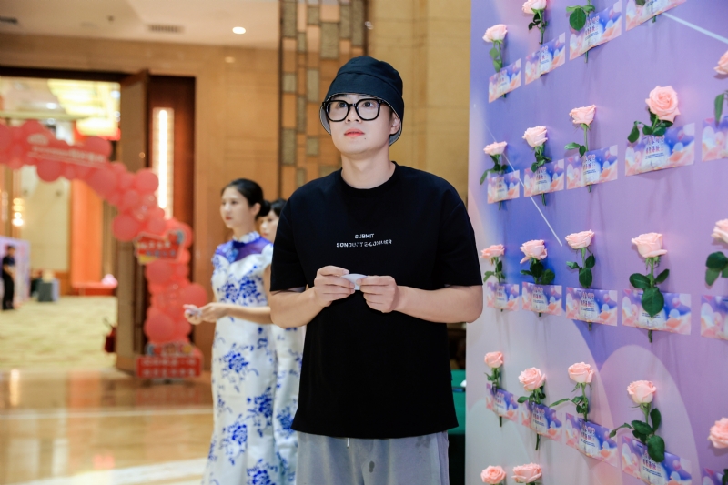 被驯服的象的第一张照片--长乐相亲服务中心