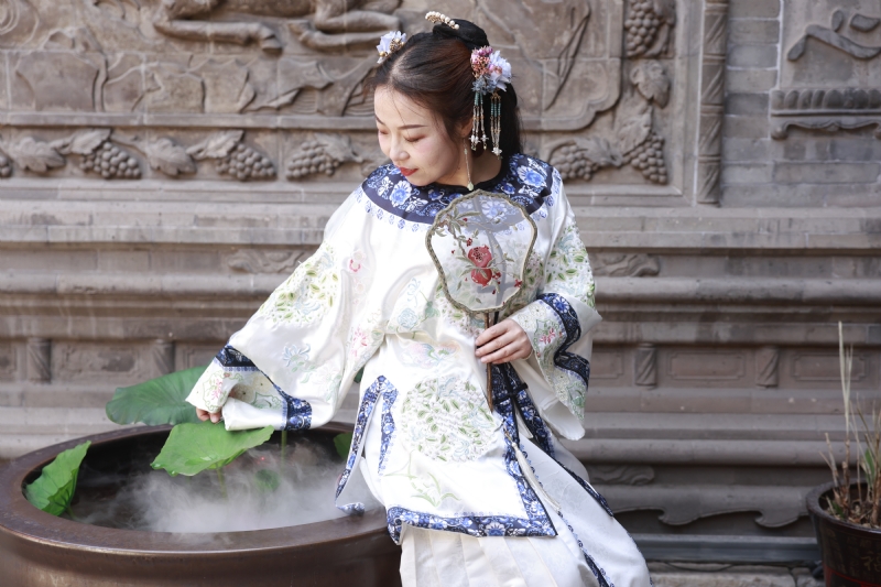 认真的雪的第一张照片--长乐相亲服务中心